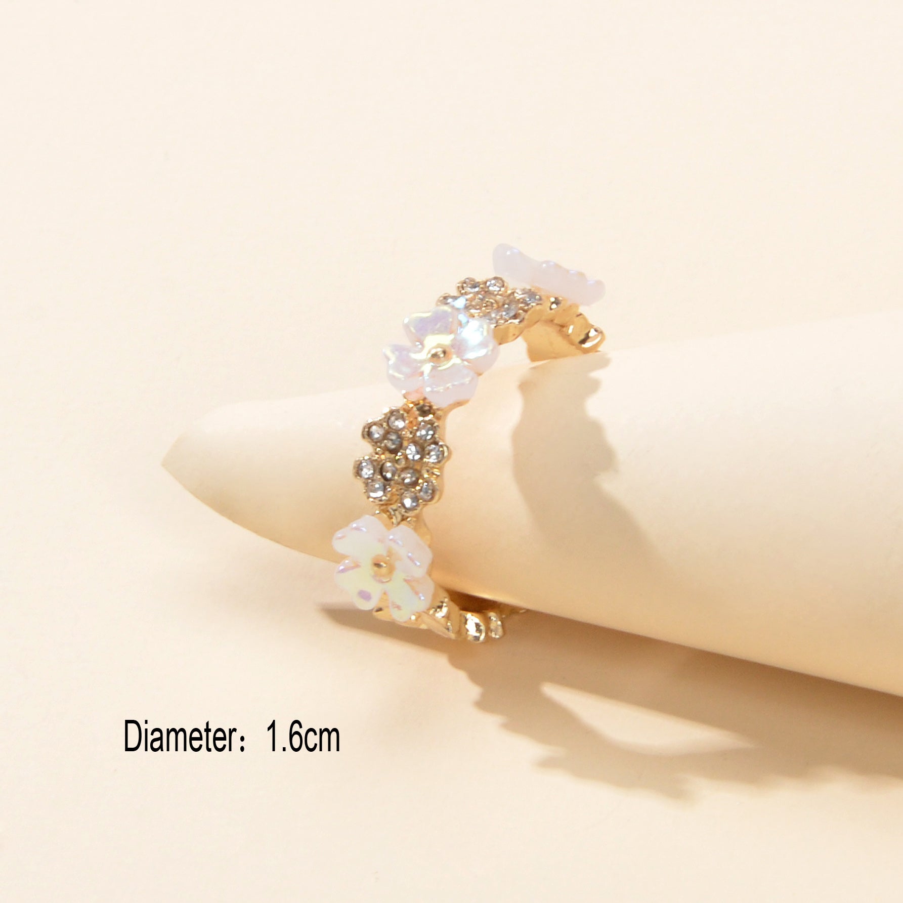Delicate Rhinestone Resin Flower Ring Band Valentine's Day Women Girl Teens Gift